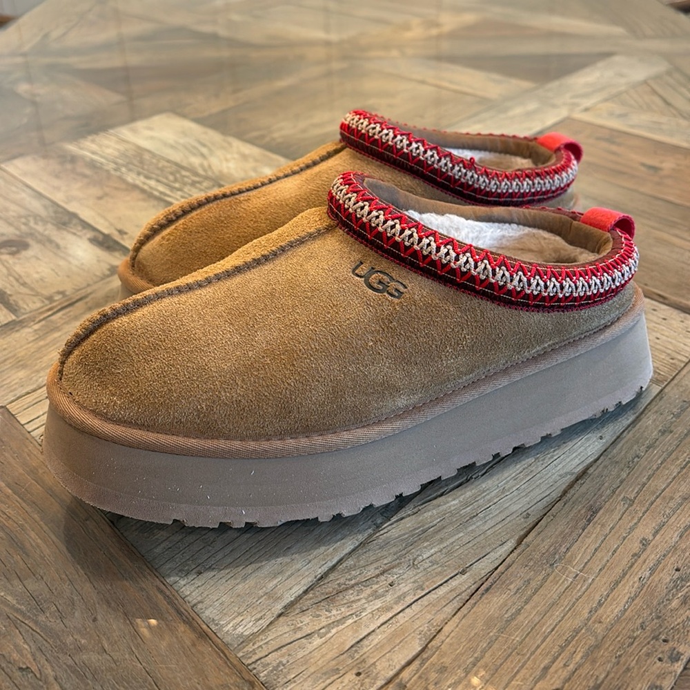 UGG Tazz II women’s size 10 Chestnut